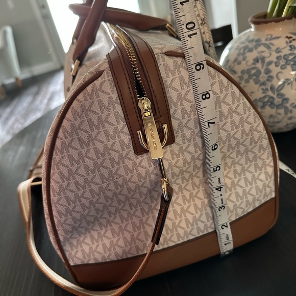 Michael Kors Weekender Duffle Bag - Picture 10 of 10